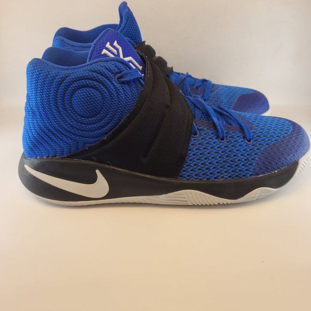 Nike Kyrie 2 Brotherhood Size 7 Youth or 8.5 Woman's